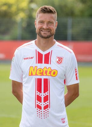 Fußball, 2. BL, SSV Jahn Regensburg Porträttermin 2020 2021 Medientag; SSV Jahn Regensburg 2020 2021 Markus Palionis; SSV Jahn Regensburg; 2.BL, Portraittermin 2020 2021 ACHTUNG: Veröffentlichung nur mit vollständigem Copyright: Fotostudio Büttner Jahn Regensburg! ACHTUNG: Für dieses vom Verein zur Verfügung gestellte PR-Material muss keine Lizenzgebühr entrichtet werden!