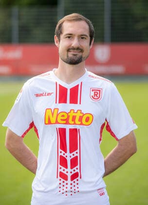 Fußball, 2. BL, SSV Jahn Regensburg Porträttermin 2020 2021 Medientag; SSV Jahn Regensburg 2020 2021 Sebastian Nachreiner; SSV Jahn Regensburg; 2.BL, Portraittermin 2020 2021 ACHTUNG: Veröffentlichung nur mit vollständigem Copyright: Fotostudio Büttner Jahn Regensburg! ACHTUNG: Für dieses vom Verein zur Verfügung gestellte PR-Material muss keine Lizenzgebühr entrichtet werden!