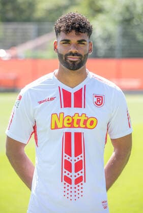 Fußball, 2. BL, SSV Jahn Regensburg Porträttermin 2020 2021 Medientag; SSV Jahn Regensburg 2020 2021 AndrÃ Becker; SSV Jahn Regensburg; 2.BL, Portraittermin 2020 2021 ACHTUNG: Veröffentlichung nur mit vollständigem Copyright: Fotostudio Büttner Jahn Regensburg! ACHTUNG: Für dieses vom Verein zur Verfügung gestellte PR-Material muss keine Lizenzgebühr entrichtet werden!