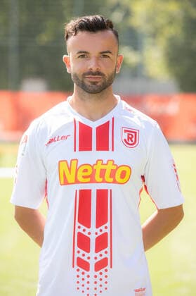 Fußball, 2. BL, SSV Jahn Regensburg Porträttermin 2020 2021 Medientag; SSV Jahn Regensburg 2020 2021 Albion Vrenezi; SSV Jahn Regensburg; 2.BL, Freisteller, 2020 2021; SSV Jahn Regensburg; 2.BL, Portraittermin 2020 2021 ACHTUNG: Veröffentlichung nur mit vollständigem Copyright: Fotostudio Büttner Jahn Regensburg! ACHTUNG: Für dieses vom Verein zur Verfügung gestellte PR-Material muss keine Lizenzgebühr entrichtet werden!