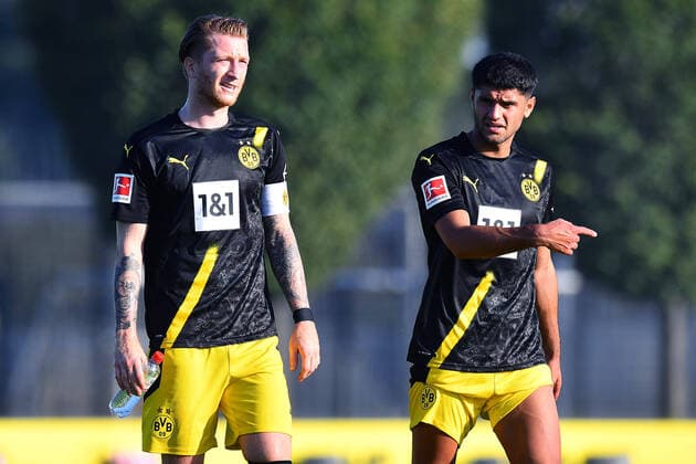 Fußball Testspiel Borussia Dortmund - Sparta Rotterdam am 07.09.2020 auf dem Trainingsgelände Hohenbuschei in Dortmund Marco Reus ( Dortmund ), links - Mahmoud Dahoud ( Dortmund ), rechts DFL regulations prohibit any use of photographs as image sequences and or quasi-video.