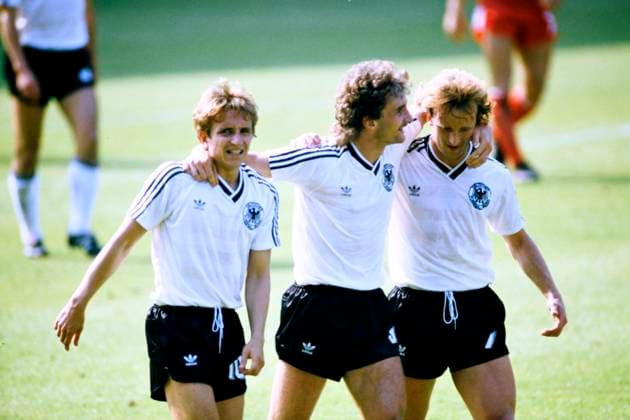 VOELLER Rudi Team Deutschland Jubelt nach seinem Tor mit MEIER und BREHME UEFA Fussball Europameisterschaften 1984 in Frankreich Vorrunden Spiel Deutschland - Rumänien 2 : 1 am 17.06.1984 in Lens