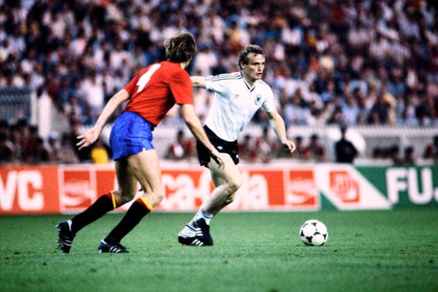 BRIEGEL Hans Peter Team Deutschland UEFA Fussball Europameisterschaften 1984 in Frankreich Vorrunden Spiel Deutschland - Spanien 0: 1 am 20.06.1984 in Paris *** BRIEGEL Hans Peter Team Germany UEFA European Football Championship 1984 in France Preliminary rounds match Germany Spain 0 1 on 20 06 1984 in Paris