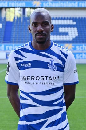 Wilson Kamavuaka; MSV Duisburg; 3. Liga, Porträttermin 2020 2021 Duisburg Schauinsland Arena Nordrhein-Westfalen Deutschland