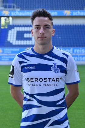 Sinan Karweina; MSV Duisburg; 3. Liga, Porträttermin 2020 2021 Duisburg Schauinsland Arena Nordrhein-Westfalen Deutschland