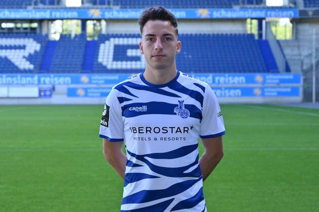 Sinan Karweina; MSV Duisburg; 3. Liga, Porträttermin 2020 2021 Duisburg Schauinsland Arena Nordrhein-Westfalen Deutschland