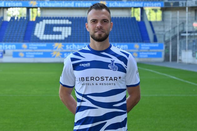 Orhan Ademi; MSV Duisburg; 3. Liga, Porträttermin 2020 2021 Duisburg Schauinsland Arena Nordrhein-Westfalen Deutschland