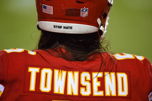 September 10, 2020, Kansas City, MO, USA: Kansas City Chiefs punter Tommy Townsend has an anti-racism message on the back of his helmet, as many other players did, during the NFL, American Football Herren, USA season opener between the Chiefs and the Houston Texans on Thursday, September 10, 2020 at Arrowhead Stadium in Kansas City, Missouri. Kansas City USA - ZUMAm67_ 20200910_zaf_m67_068 Copyright: xTammyxLjungbladx