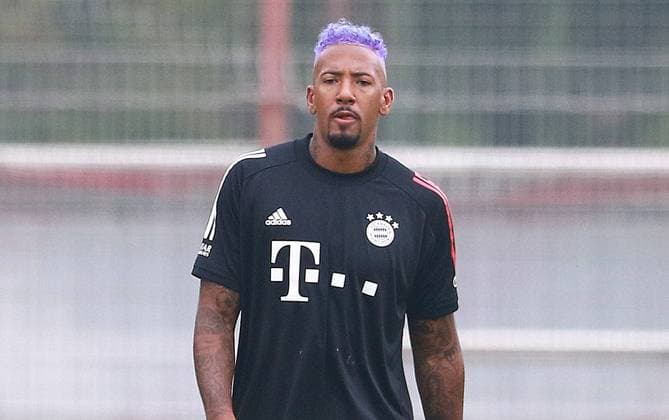 Sport Bilder des Tages Jerome Boateng hat neue Frisurfarbe, Frisur, blau, Violet und trainiert individuell Fussball 1. Bundesliga FC Bayern München, Training an der Saebenerstrasse, 11.09.2020 FOTO: Mladen Lackovic