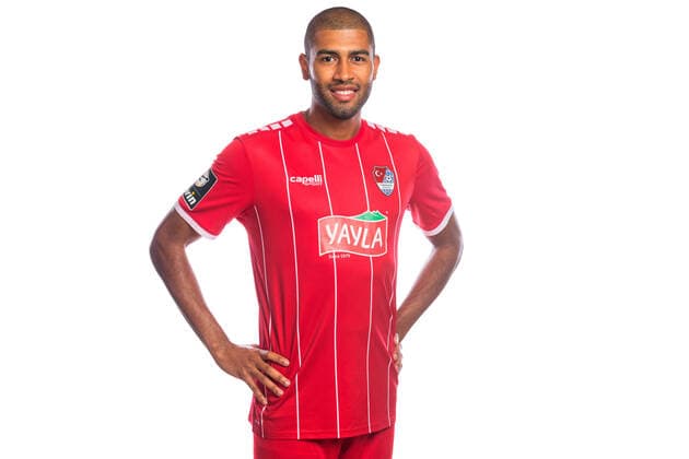 Türkgücü München Porträttermin 2020 2021 Im Bild Erol ALKAN (Türkgücü München, 4), 3.Liga, Porträttermin 2020 2021. München Bezirkssportanlage Sportanlage Perlach-Nord Bayern Deutschland Copyright: Passion2Press MarkusxFischerx