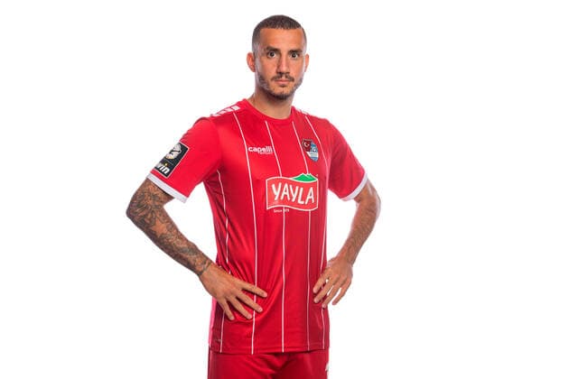 Türkgücü München Porträttermin 2020 2021 Im Bild Sercan SARARER (Türkgücü München, 14), 3.Liga, Porträttermin 2020 2021. München Bezirkssportanlage Sportanlage Perlach-Nord Bayern Deutschland Copyright: Passion2Press MarkusxFischerx