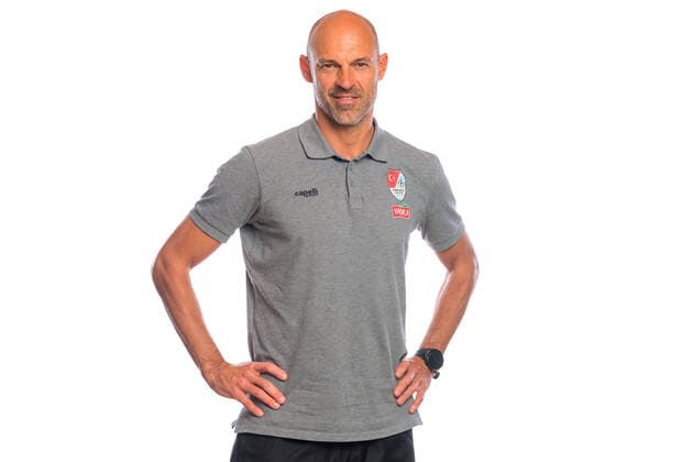 Türkgücü München Porträttermin 2020 2021 Im Bild Trainer von Türkgücü München Alexander SCHMIDT, 3.Liga, Porträttermin 2020 2021. München Bezirkssportanlage Sportanlage Perlach-Nord Bayern Deutschland Copyright: Passion2Press MarkusxFischerx