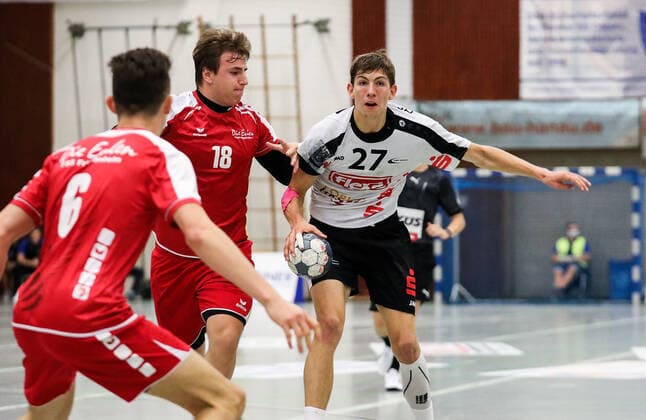 11.09.2020, xmkx, Handball A-Jugend 1.Bundesliga-Quali, HSG Hanau - TSG Friesenheim v.l. Malte Dorra (TSG), Cedric Schiefer (HSG) Hanau Hessen Deutschland (DEU)