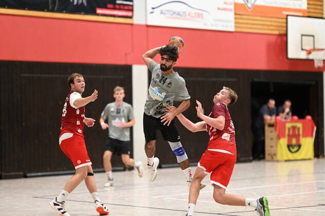 A-Junioren Bundesliga-Qualifikation I VfL Horneburg - HSG Delmenhorst I 12.09.2020 Wurf durch Sam Ramin ( 24, HSG Delmenhorst); A-Junioren Bundesliga-Qualifikation I VfL Horneburg - HSG Delmenhorst am 12.09.2020 in Horneburg (Hoelle Hermannstrasse), Deutschland