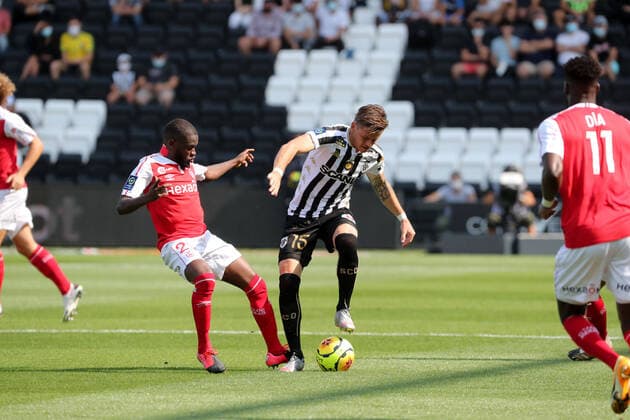 15 PIERRICK CAPELLE (SCO) - 23 MORETO CASSAMA (REI) FOOTBALL : Angers vs Reims - Ligue 1 Uber Eats - 13 09 2020 FEP Panoramic 