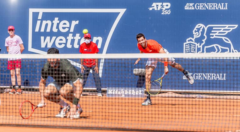 13.09.2020, Sportpark, Kitzbuehel, AUT, ATP, Tennis Herren Tour, Generali Open Kitzbuehel, Doppel Finale, im Bild v.l. Franko Skugor (CRO), Austin Krajicek (USA) f.l. Franko Skugor of Croatia and Austin Krajicek of USA during the Double final match for the Generali Open Tennis Tournament of the ATP Tour at the Sportpark in Kitzbuehel, Austria on 2020 09 13.