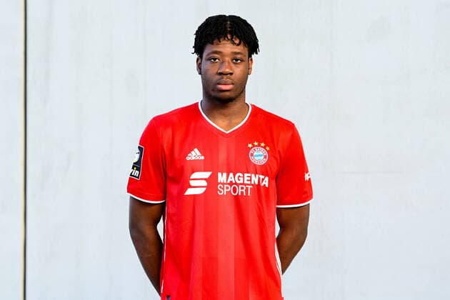 Bright Arrey-Mbi; FC Bayern München II; 3. Liga, Porträttermin 2020 2021