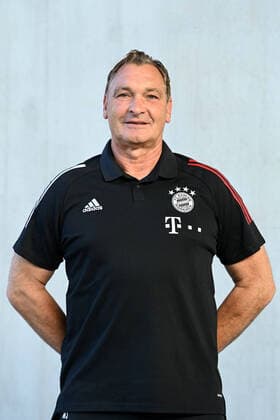 Walter Junghans (Torwarttrainer); FC Bayern München II; 3. Liga, Porträttermin 2020 2021