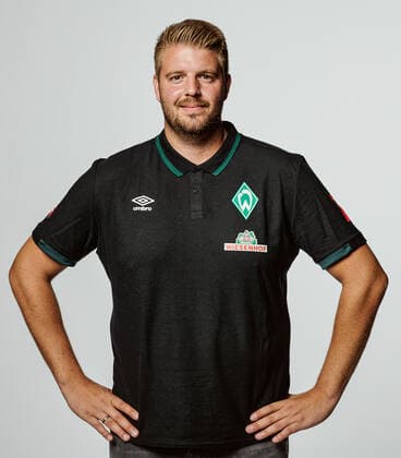 Portraitstermin Werder Bremen Dustin Haloschan (Team-Koordinator Profis und U23 Werder Bremen) ; Werder Bremen; 1.BL, Porträttermin 2020 2021