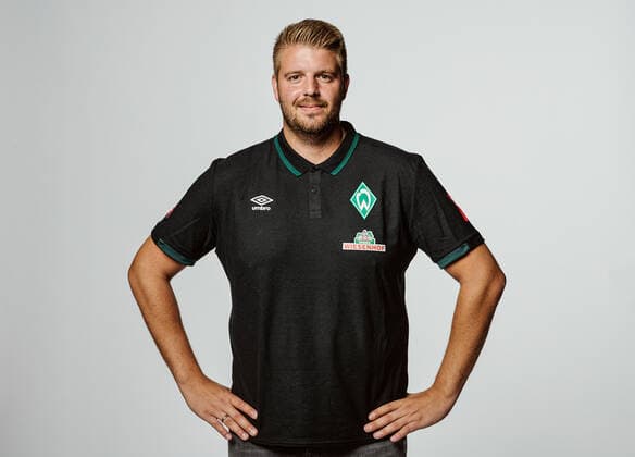 Portraitstermin Werder Bremen Dustin Haloschan (Team-Koordinator Profis und U23 Werder Bremen) ; Werder Bremen; 1.BL, Porträttermin 2020 2021