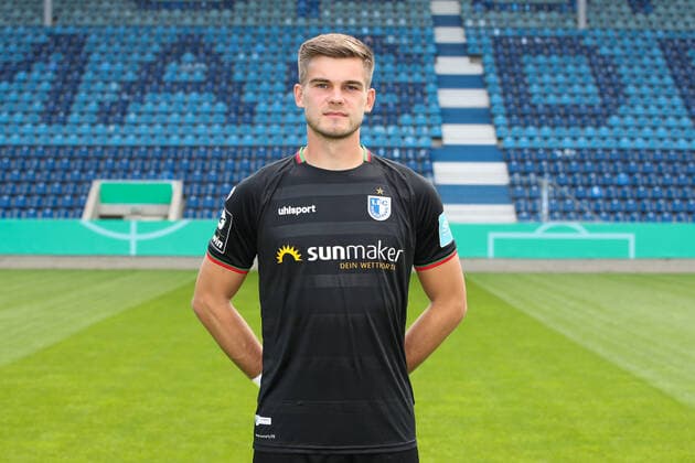Torwart Morten Behrens (1. FC Magdeburg,1) - 3. Liga Saison 2020-2021 3. Liga Portraittermin 2020 2021 offizieller Fototermin 1. FC Magdeburg in der MDCC Arena in Magdeburg - Porträt, Portrait,Deutschland, Fussball, Mann, Maenner,GER,10.09.2020