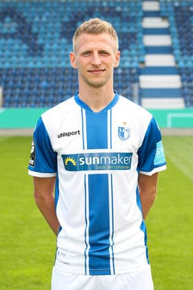 Dominik Ernst (1. FC Magdeburg,2) - 3. Liga Saison 2020-2021 3. Liga Portraittermin 2020 2021 offizieller Fototermin 1. FC Magdeburg in der MDCC Arena in Magdeburg - Porträt, Portrait,Deutschland, Fussball, Mann, Maenner,GER,10.09.2020
