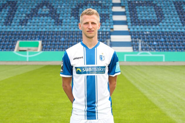 Dominik Ernst (1. FC Magdeburg,2) - 3. Liga Saison 2020-2021 3. Liga Portraittermin 2020 2021 offizieller Fototermin 1. FC Magdeburg in der MDCC Arena in Magdeburg - Porträt, Portrait,Deutschland, Fussball, Mann, Maenner,GER,10.09.2020