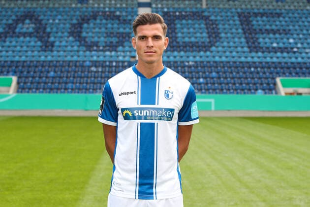 Tobias Müller Mueller (1. FC Magdeburg,5) - 3. Liga Saison 2020-2021 3. Liga Portraittermin 2020 2021 offizieller Fototermin 1. FC Magdeburg in der MDCC Arena in Magdeburg - Porträt, Portrait,Deutschland, Fussball, Mann, Maenner,GER,10.09.2020