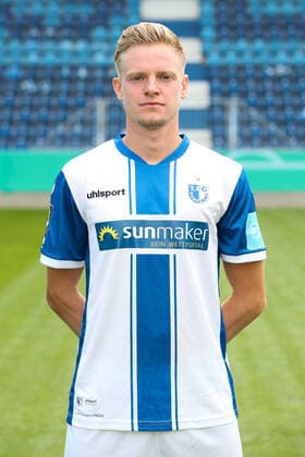 Sebastian Jakubiak (1. FC Magdeburg,8) - 3. Liga Saison 2020-2021 3. Liga Portraittermin 2020 2021 offizieller Fototermin 1. FC Magdeburg in der MDCC Arena in Magdeburg - Porträt, Portrait,Deutschland, Fussball, Mann, Maenner,GER,10.09.2020