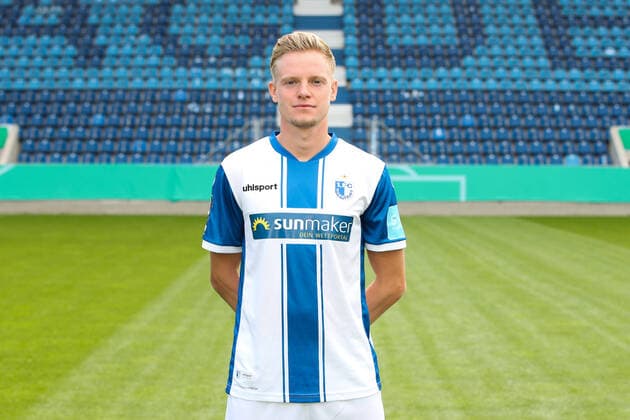 Sebastian Jakubiak (1. FC Magdeburg,8) - 3. Liga Saison 2020-2021 3. Liga Portraittermin 2020 2021 offizieller Fototermin 1. FC Magdeburg in der MDCC Arena in Magdeburg - Porträt, Portrait,Deutschland, Fussball, Mann, Maenner,GER,10.09.2020