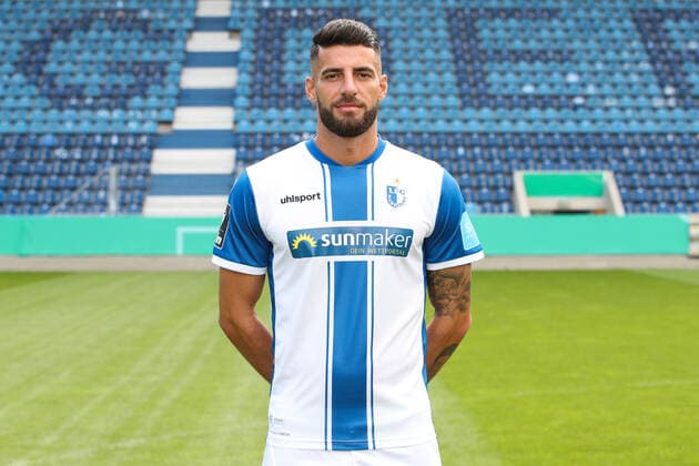 Jürgen Juergen Gjasula (1. FC Magdeburg,10) - 3. Liga Saison 2020-2021 3. Liga Portraittermin 2020 2021 offizieller Fototermin 1. FC Magdeburg in der MDCC Arena in Magdeburg - Porträt, Portrait,Deutschland, Fussball, Mann, Maenner,GER,10.09.2020