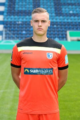 Torwart Tom Schlitter (1. FC Magdeburg,12) - 3. Liga Saison 2020-2021 3. Liga Portraittermin 2020 2021 offizieller Fototermin 1. FC Magdeburg in der MDCC Arena in Magdeburg - Porträt, Portrait,Deutschland, Fussball, Mann, Maenner,GER,10.09.2020