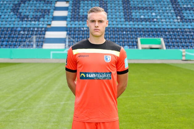 Torwart Tom Schlitter (1. FC Magdeburg,12) - 3. Liga Saison 2020-2021 3. Liga Portraittermin 2020 2021 offizieller Fototermin 1. FC Magdeburg in der MDCC Arena in Magdeburg - Porträt, Portrait,Deutschland, Fussball, Mann, Maenner,GER,10.09.2020