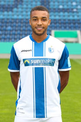 Leon Bell Bell (1. FC Magdeburg,19) - 3. Liga Saison 2020-2021 3. Liga Portraittermin 2020 2021 offizieller Fototermin 1. FC Magdeburg in der MDCC Arena in Magdeburg - Porträt, Portrait,Deutschland, Fussball, Mann, Maenner,GER,10.09.2020