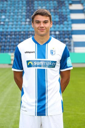 Julian Weigel (1. FC Magdeburg,32) - 3. Liga Saison 2020-2021 3. Liga Portraittermin 2020 2021 offizieller Fototermin 1. FC Magdeburg in der MDCC Arena in Magdeburg - Porträt, Portrait,Deutschland, Fussball, Mann, Maenner,GER,10.09.2020