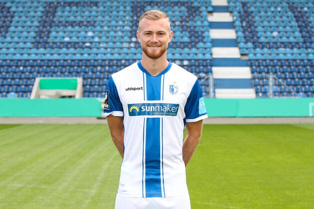 Korbinian Burger (1. FC Magdeburg,27) - 3. Liga Saison 2020-2021 3. Liga Portraittermin 2020 2021 offizieller Fototermin 1. FC Magdeburg in der MDCC Arena in Magdeburg - Porträt, Portrait,Deutschland, Fussball, Mann, Maenner,GER,10.09.2020