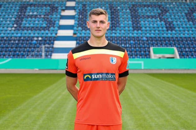 Torwart Timon Weiner (1. FC Magdeburg,30) - 3. Liga Saison 2020-2021 3. Liga Portraittermin 2020 2021 offizieller Fototermin 1. FC Magdeburg in der MDCC Arena in Magdeburg - Porträt, Portrait,Deutschland, Fussball, Mann, Maenner,GER,10.09.2020