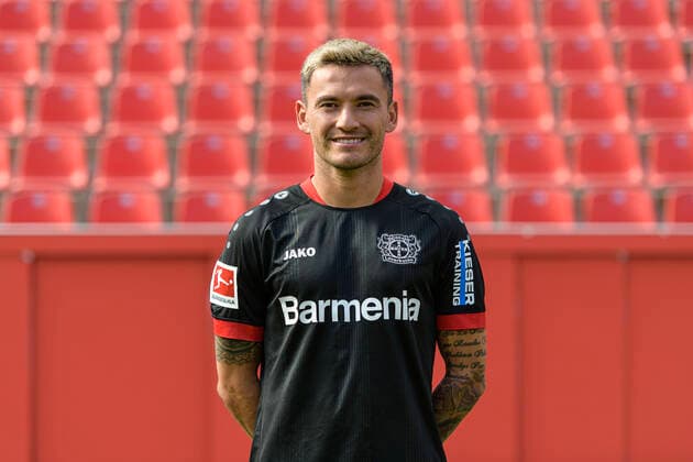 Charles Aranguiz; Bayer Leverkusen; 1.BL, Porträttermin 2020 2021 Leverkusen NRW Deutschland