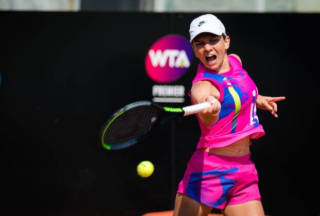 September 16, 2020, Rome, ITALY: Simona Halep of Romania in action during her second-round match at the 2020 Internazionali BNL d Italia WTA, Tennis Damen Premier 5 tennis tournament against Jasmin Paolini of Italy Rome ITALY - ZUMAa181 20200916_zaa_a181_061 Copyright: xRobxPrangex