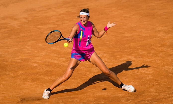 September 16, 2020, Rome, ITALY: Victoria Azarenka of Belarus in action during her first-round match at the 2020 Internazionali BNL d Italia WTA, Tennis Damen Premier 5 tennis tournament against Venus Williams of United States Rome ITALY - ZUMAa181 20200916_zaa_a181_073 Copyright: xRobxPrangex
