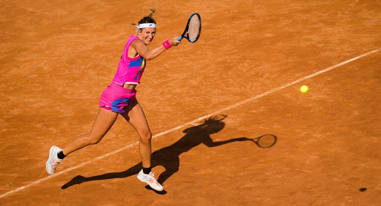 September 16, 2020, Rome, Italy: Victoria Azarenka of Belarus in action during her first-round match at the 2020 Internazionali BNL d Italia WTA, Tennis Damen Premier 5 tennis tournament against Venus Williams of United States Rome ITALY - ZUMAa181 20200916_zaa_a181_071 Copyright: xRobxPrangex