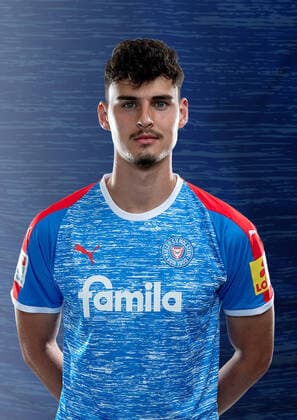 Janni Serra (KSV, 23), Holstein Kiel; 2. BL, Porträttermin 2020 2021, Fußball, Männer, 17.09.2020, Foto Holstein Kiel via HOLSTEINOFFICE POOL Kiel NLZ Projendorf Kiel Germany