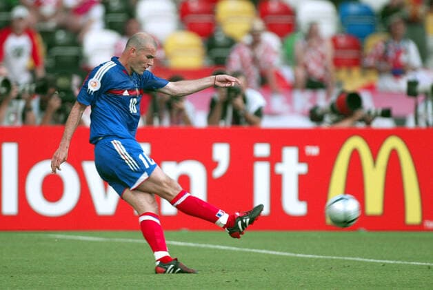 Zinedine Zidane France & Real Madrid Cf Croatia V France Dr.Magalhaes Pessoa Stadium, Leiria, Portugal 17 June 2004  Copyright: Allstar MichaelxMayhe 12830928
