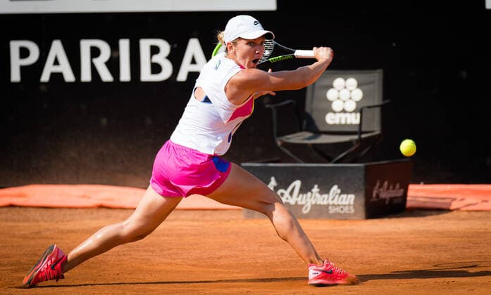 September 18, 2020, Rome, ITALY: Simona Halep of Romania in action against Dayana Yastremska of Ukraine during the third round at the 2020 Internazionali BNL d Italia WTA, Tennis Damen Premier 5 tennis tournament Rome ITALY - ZUMAa181 20200918_zaa_a181_089 Copyright: xRobxPrangex