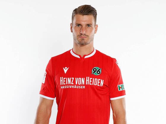 Hannover 96 Porträttermin 2020, Hannover, 2. Liga, Einzelportraits von Hannover 96, im Bild Hendrik Weydandt (9, Hannover) +++POOLFOTOS HANNOVER 96 via Joachim Sielski+++ Hannover Niedersachsen Deutschland