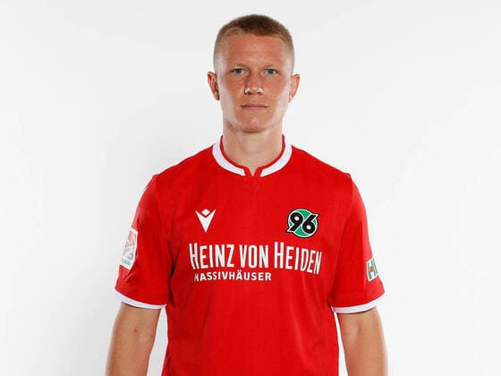 Hannover 96 Porträttermin 2020, Hannover, 2. Liga, Einzelportraits von Hannover 96, im Bild Philipp Ochs (20, Hannover) +++POOLFOTOS HANNOVER 96 via Joachim Sielski+++ Hannover Niedersachsen Deutschland