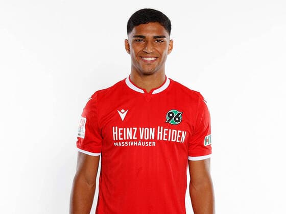 Hannover 96 Porträttermin 2020, Hannover, 2. Liga, Einzelportraits von Hannover 96, im Bild Simon Fabio Stehle (29, Hannover) +++POOLFOTOS HANNOVER 96 via Joachim Sielski+++ Hannover Niedersachsen Deutschland