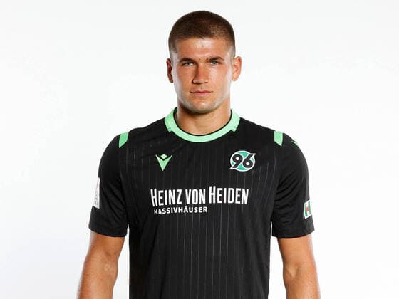 Hannover 96 Porträttermin 2020, Hannover, 2. Liga, Einzelportraits von Hannover 96, im Bild Marlon Suendermann (30, Hannover) +++POOLFOTOS HANNOVER 96 via Joachim Sielski+++ Hannover Niedersachsen Deutschland