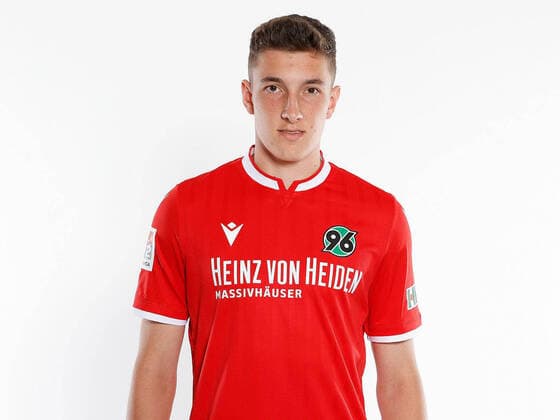Hannover 96 Porträttermin 2020, Hannover, 2. Liga, Einzelportraits von Hannover 96, im Bild Tim Wallbrecht (33, Hannover) +++POOLFOTOS HANNOVER 96 via Joachim Sielski+++ Hannover Niedersachsen Deutschland