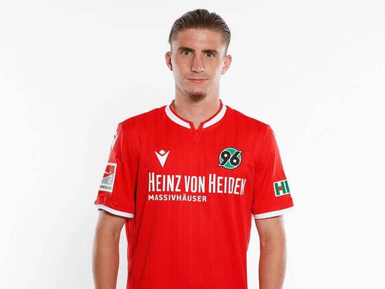 Hannover 96 Porträttermin 2020, Hannover, 2. Liga, Einzelportraits von Hannover 96, im Bild Niklas Tarnat (34, Hannover) +++POOLFOTOS HANNOVER 96 via Joachim Sielski+++ Hannover Niedersachsen Deutschland
